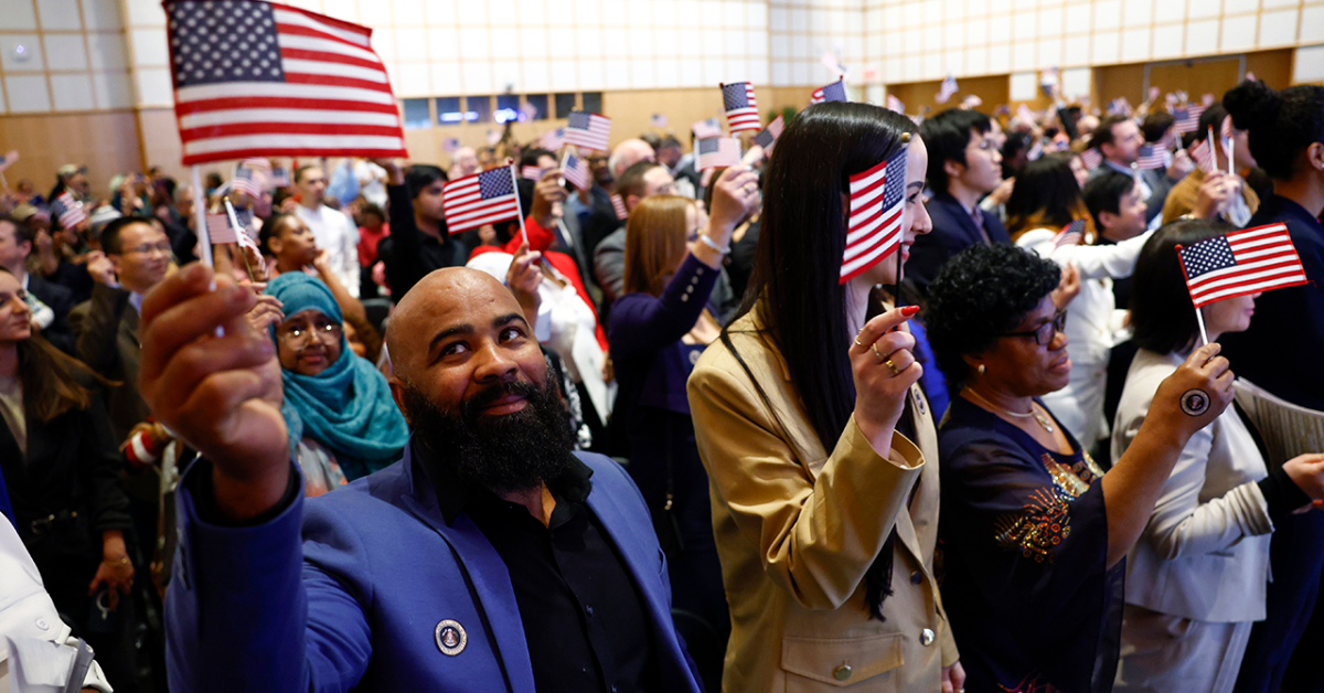 U.S. Immigrant Population Shrinking for First Time Since 1960s: What’s Happening and Why It Matters