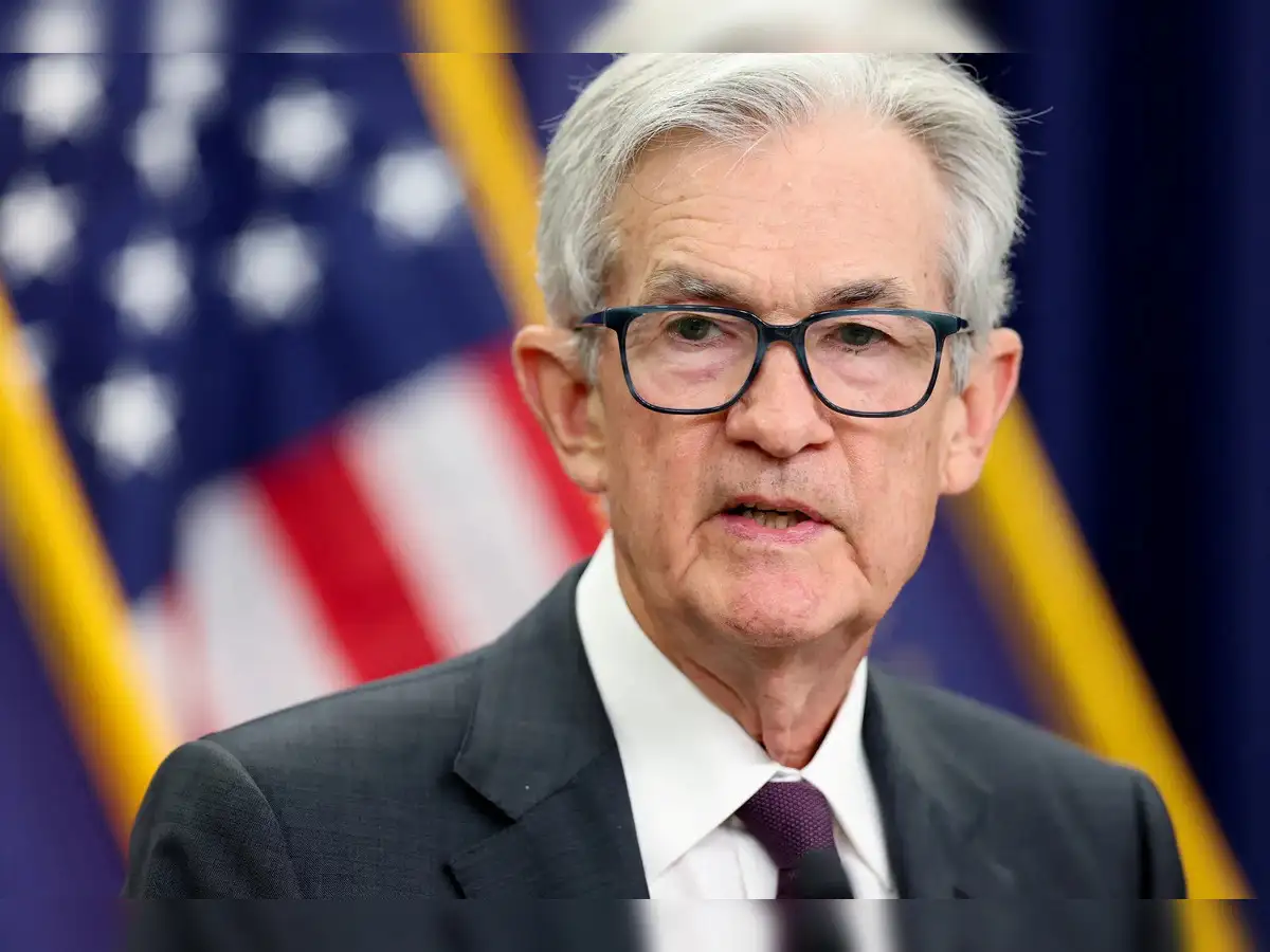 Jerome Powell Signals Potential Rate Cut: Navigating a Precarious Job Market in 2025
